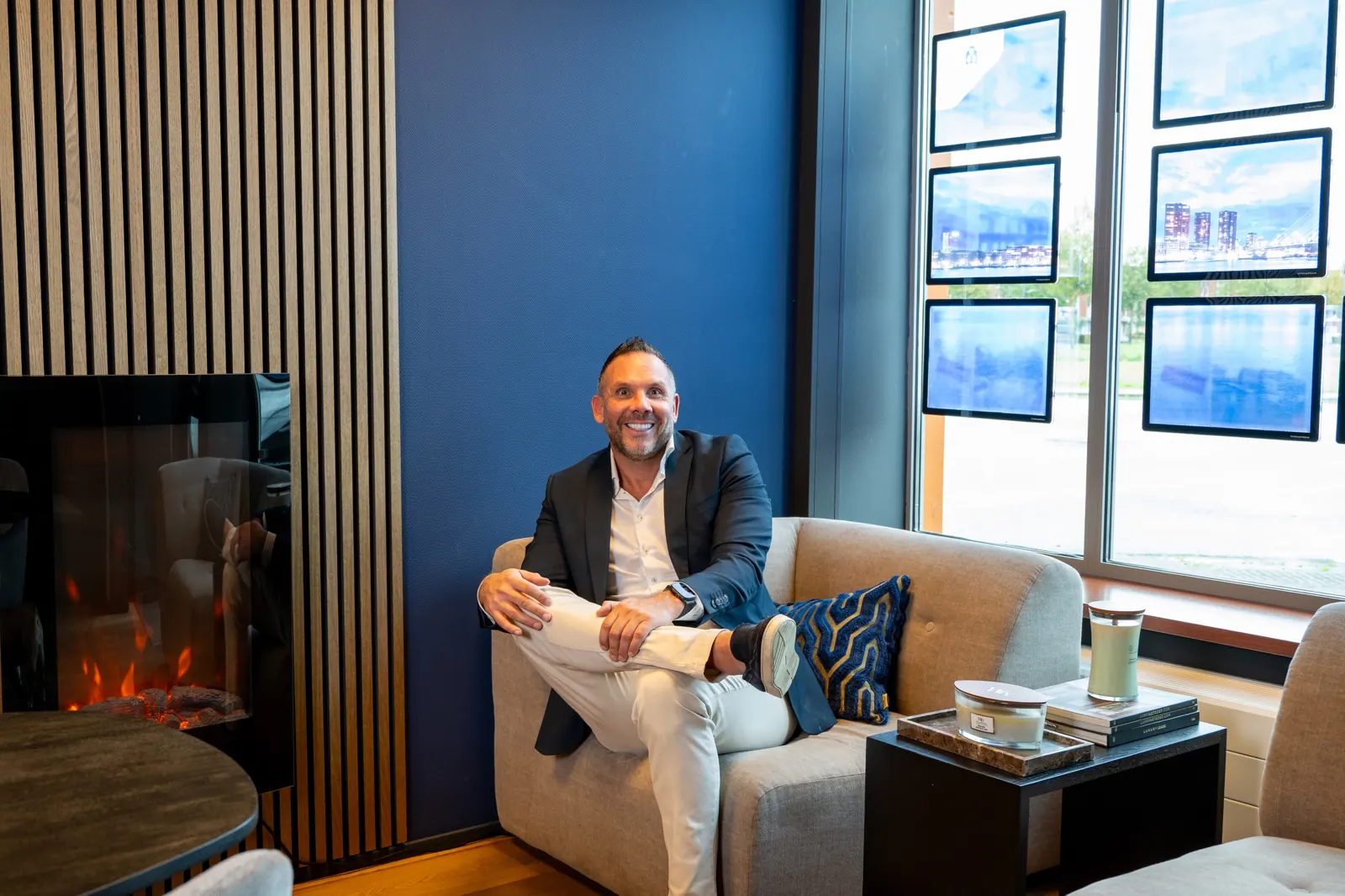 Jeffrey Stoffels op kantoor in Rotterdam